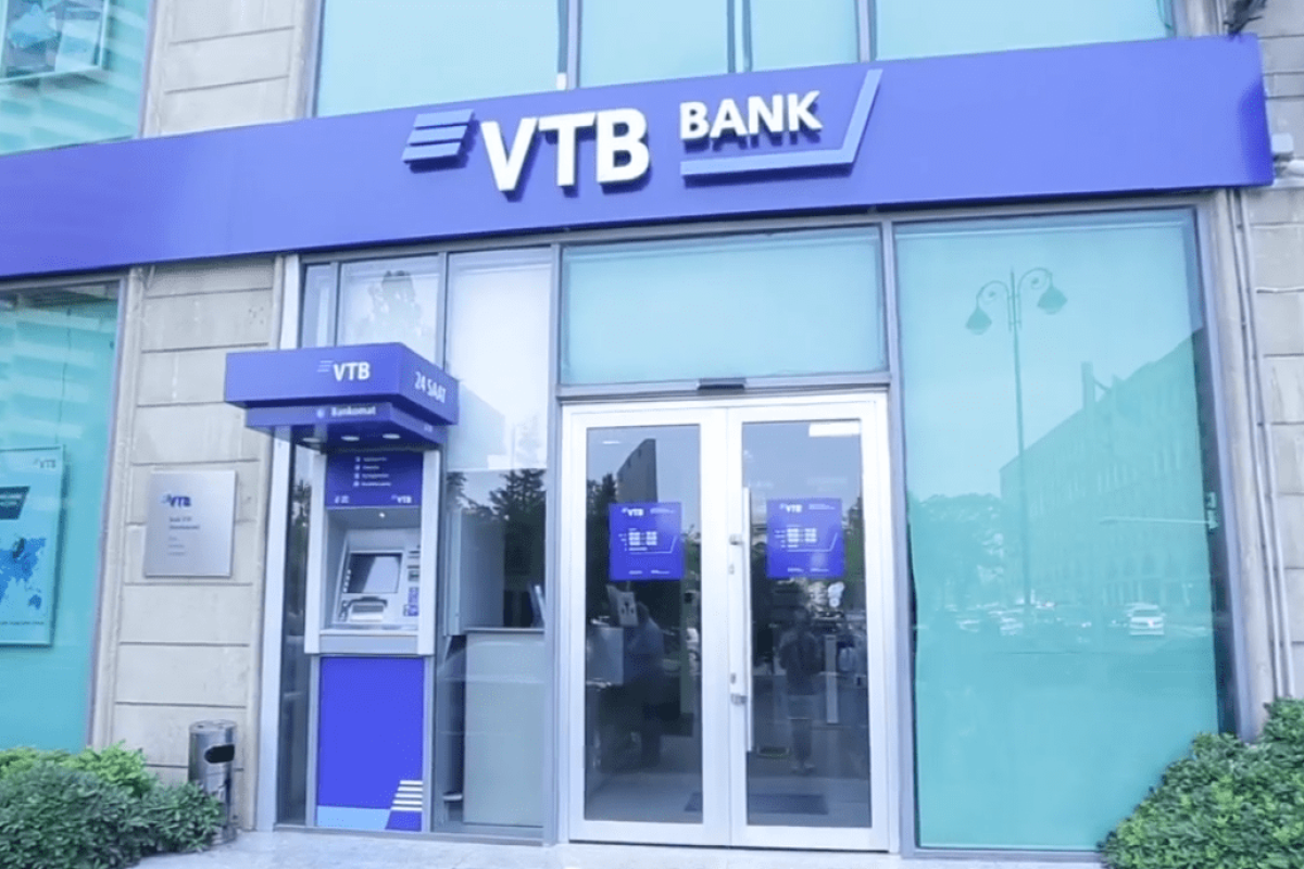 Azerbaycan mezennesi. Bank VTB (Azərbaycan). ВТБ Азербайджан. ВТБ банк Баку. ВТБ банк о банке.