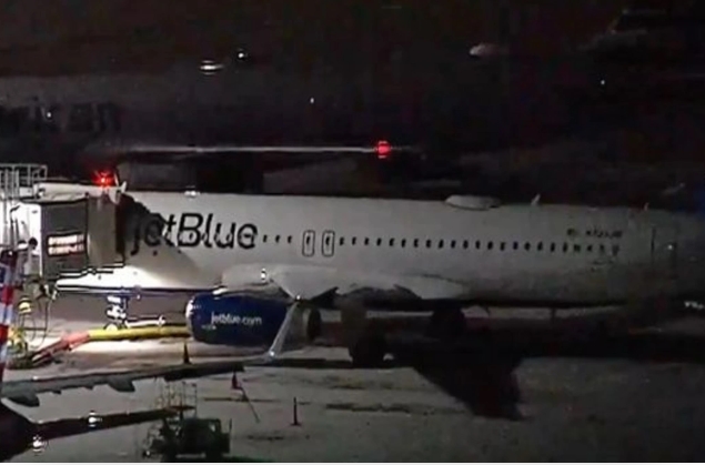 В США в отсеке шасси самолета JetBlue нашли два тела
 