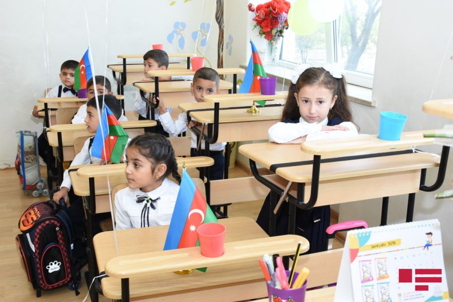 В Азербайджане приостанавливается перевод учеников
 