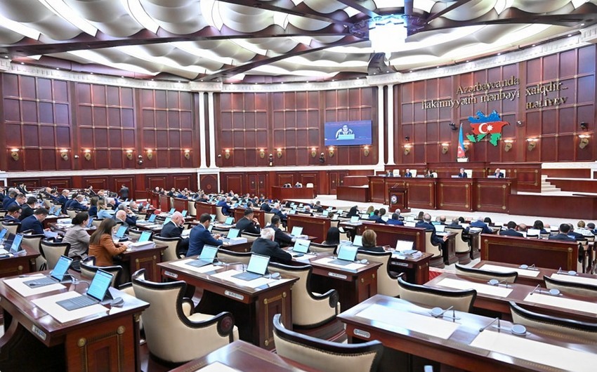 На внеочередной сессии Милли Меджлиса парламентарии обсудят 12 вопросов
 