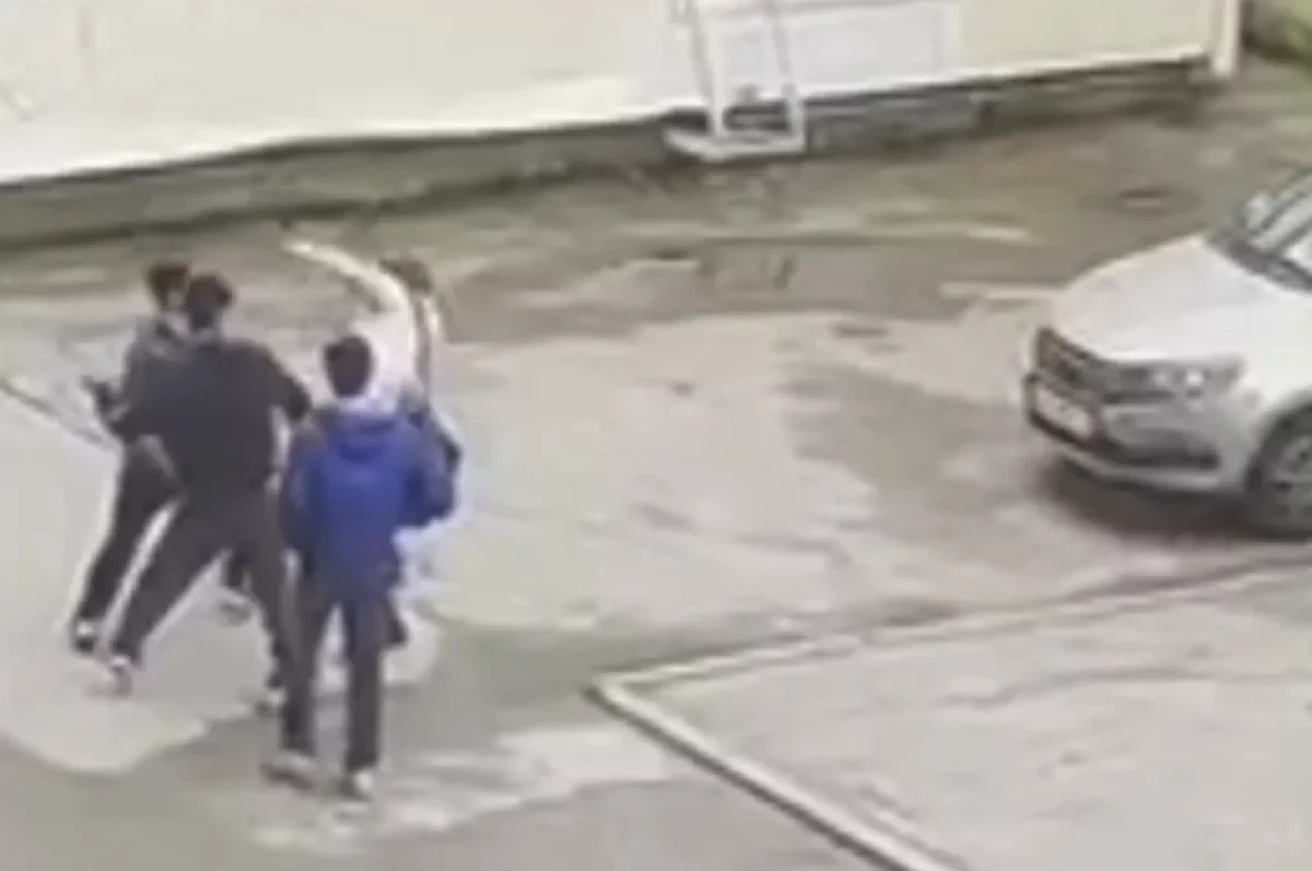 Подростковая драка в Петербурге обернулась депортацией целой семьи в Азербайджан
 