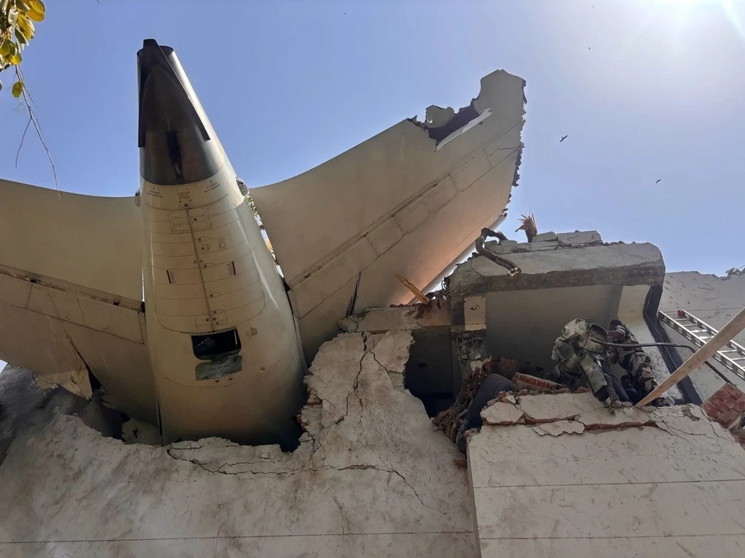 Человеческий фактор: что могло стать причиной катастрофы Boeing 787 в Индии
 
