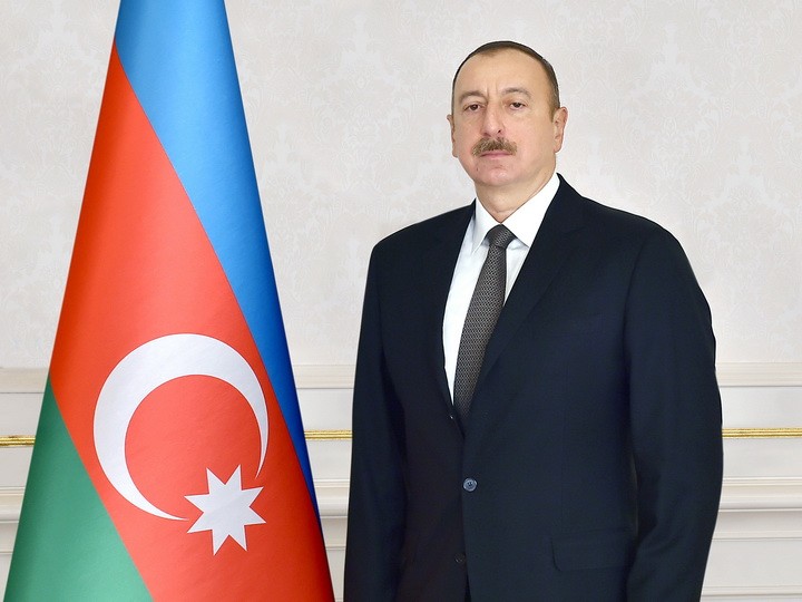 Президент Ильхам Алиев поздравил короля Марокко
 
