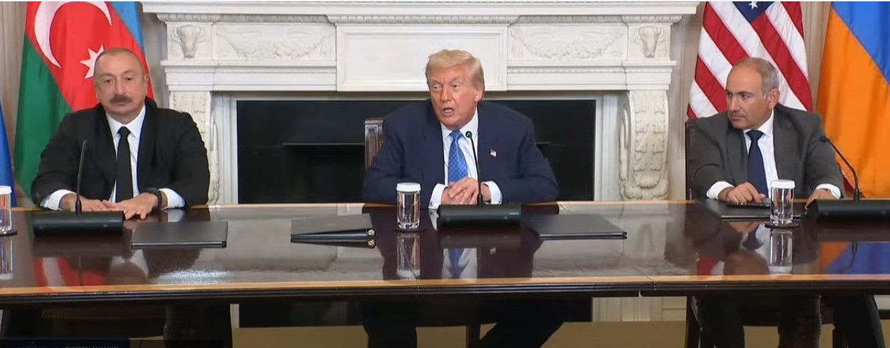 Президент Азербайджана: Дональд Трамп приносит мир на Кавказ
 