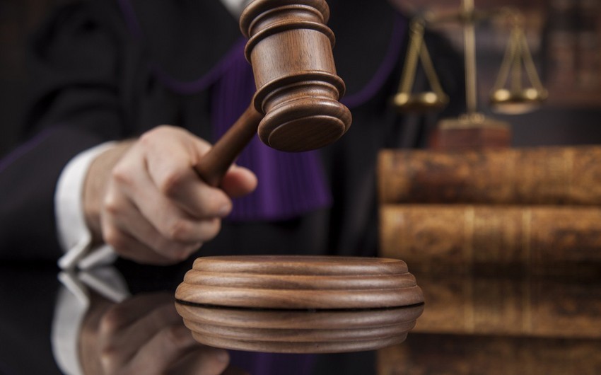 Житель Гянджи приговорен к 19 годам за ранение дяди и убийство его супруги
 