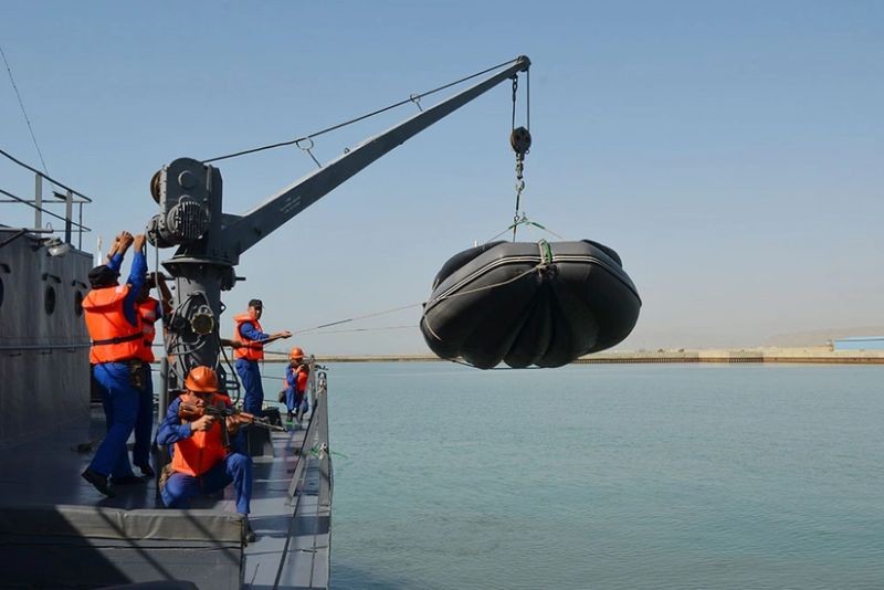 ВМС Азербайджана провели боевые учения
 