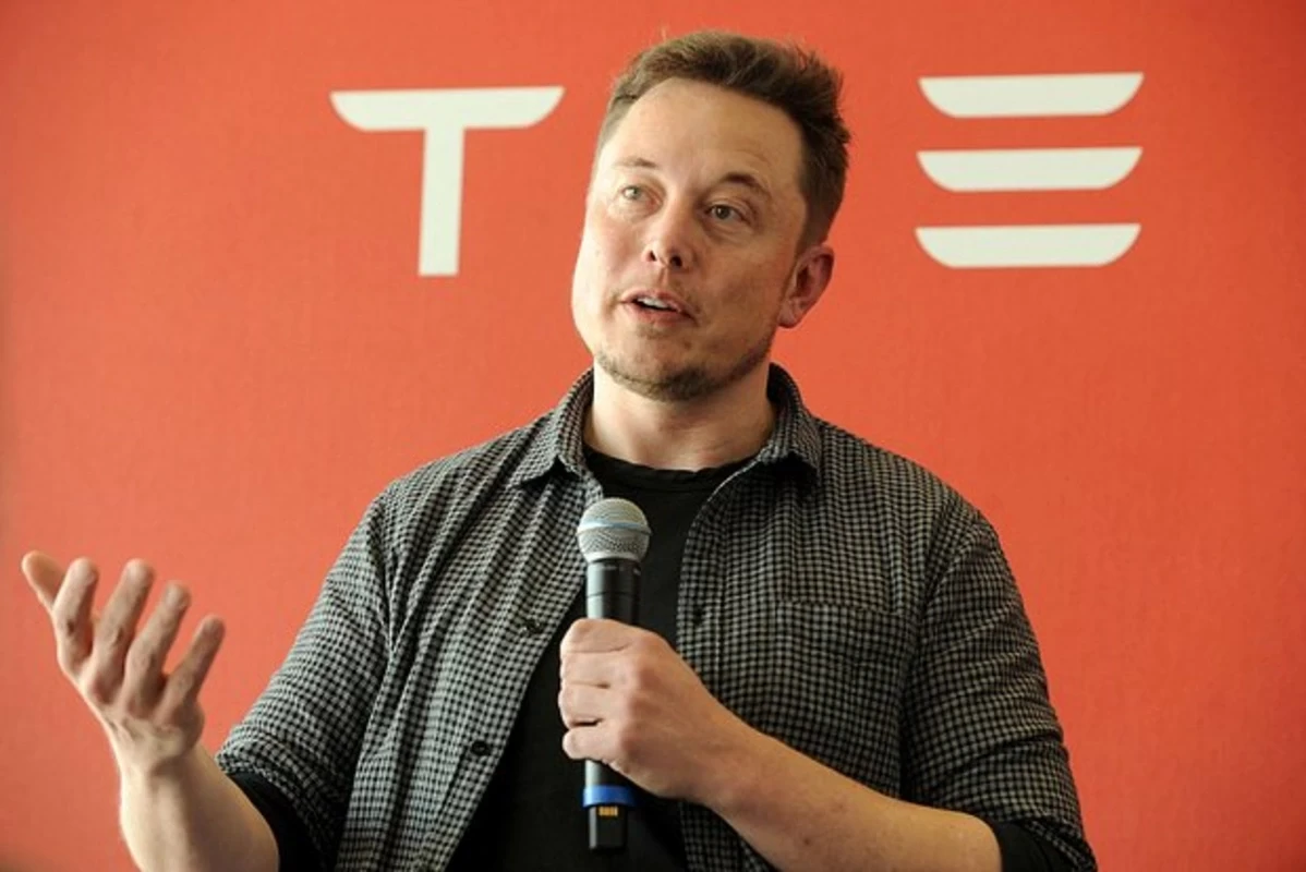 Маск купил миллионы акций Tesla
 