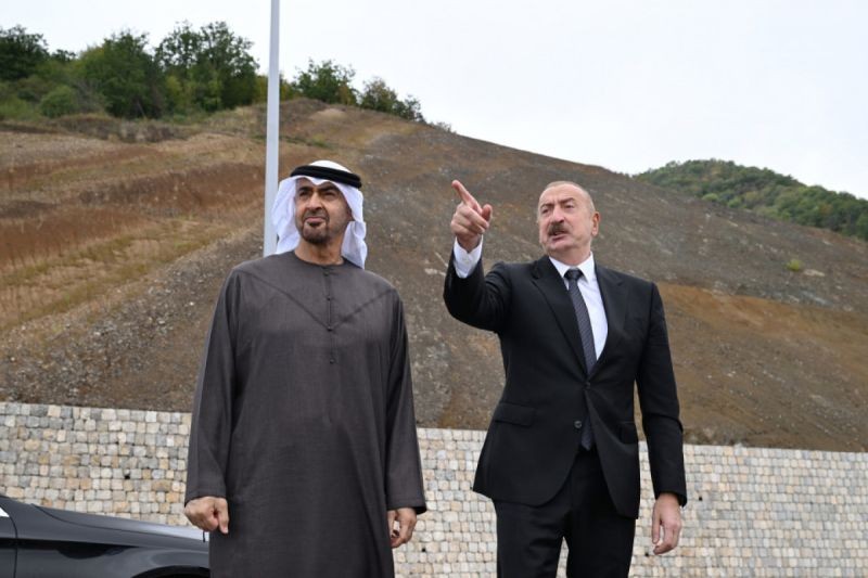 Президенты Азербайджана и ОАЭ сфотографировались на фоне села Дашалты Шушинского района
 