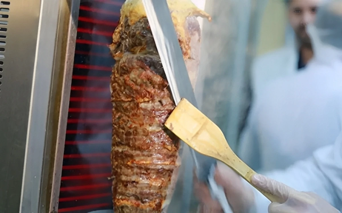 В Шамкирском районе произошло массовое отравление донером
 