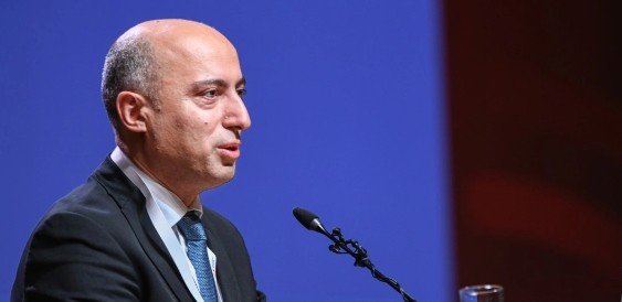 Эмин Амруллаев: Сложно найти модель, которая на 100% финансируется государством
 