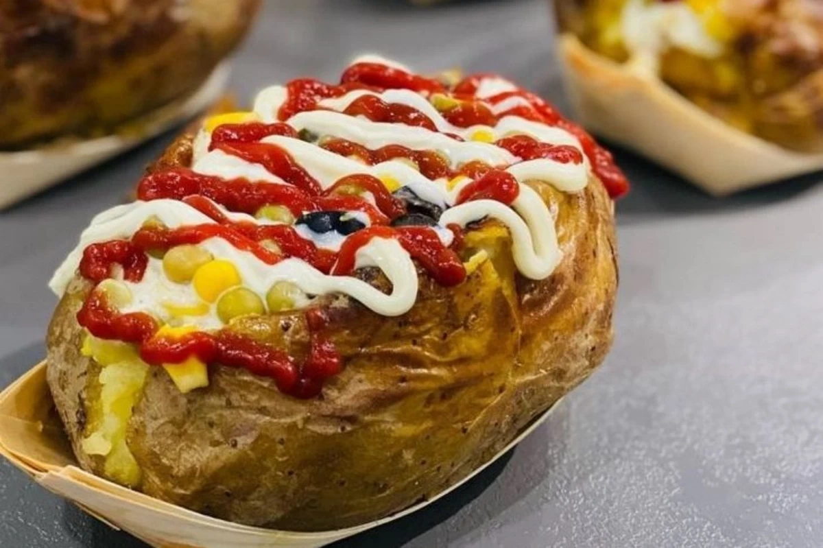 В Стамбуле семья отравилась уличной едой: мать и двое детей погибли
 