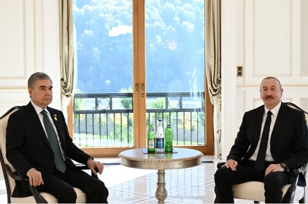 Гурбангулы Бердымухамедов поздравил Ильхама Алиева
 