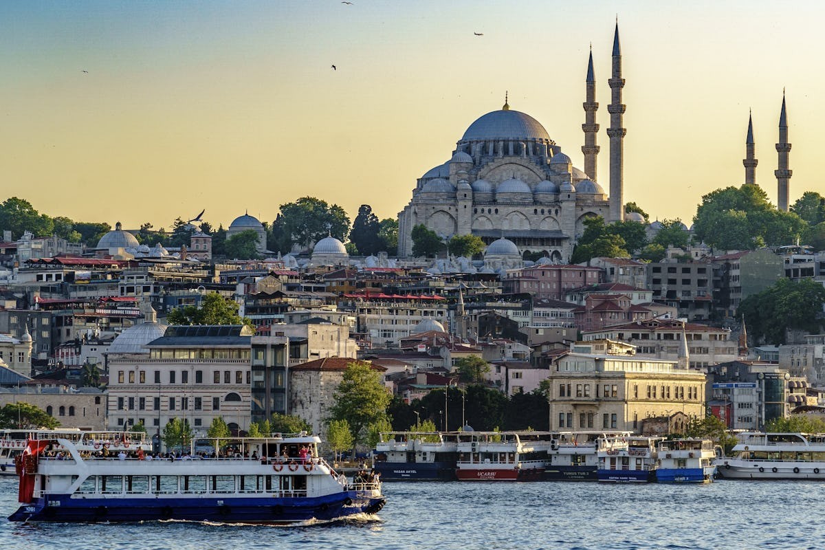 В Турции призвали отказаться от контроля Запада в финансовых операциях
 