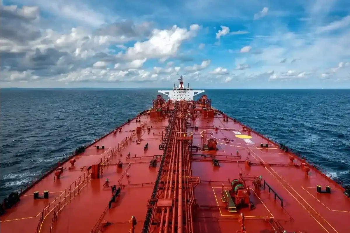 Bloomberg: аренда нефтяных супертанкеров подорожала на 576% с начала 2025 года
 