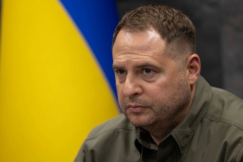 Ермаку запретили выезжать из Украины
 