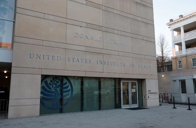 Институт мира США переименовали в честь Трампа
 