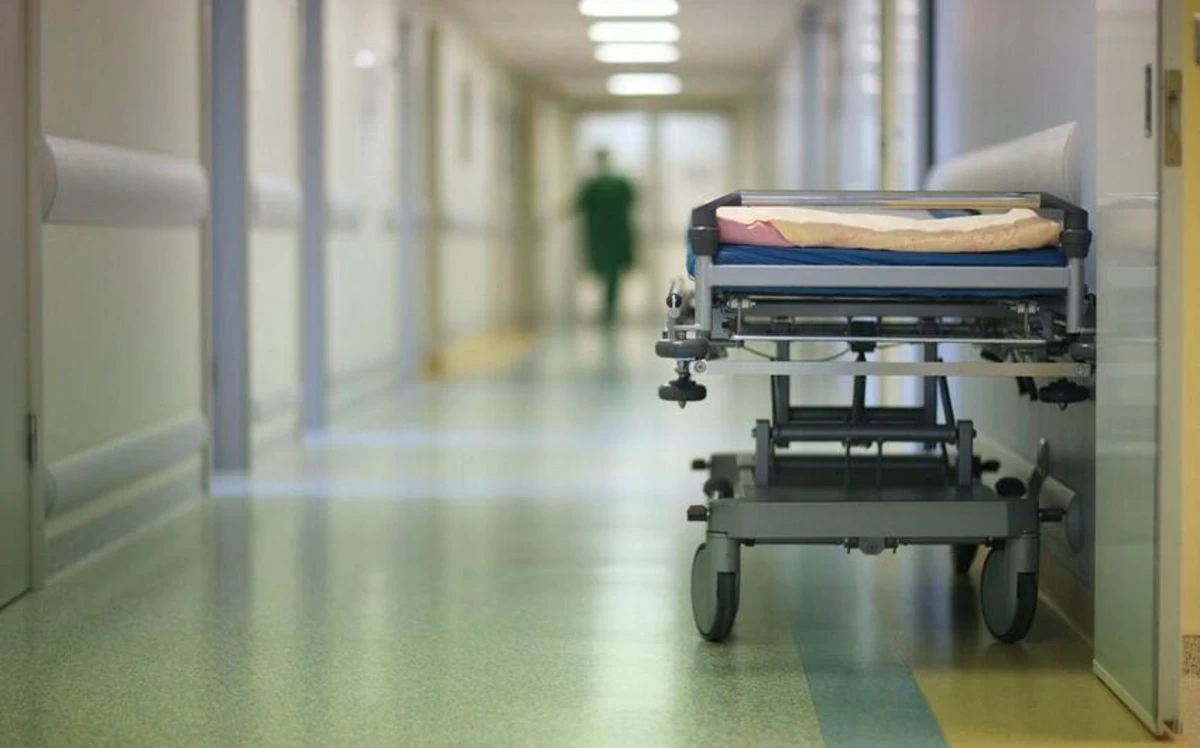 Массовое отравление в школе в Сальянском районе: 17 человек попали в больницу
 