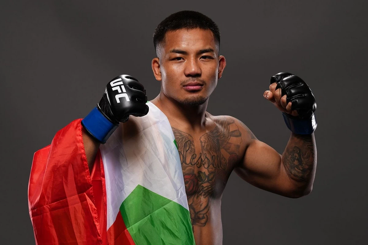 Джошуа Ван стал первым чемпионом UFC, который родился в XXI веке
 