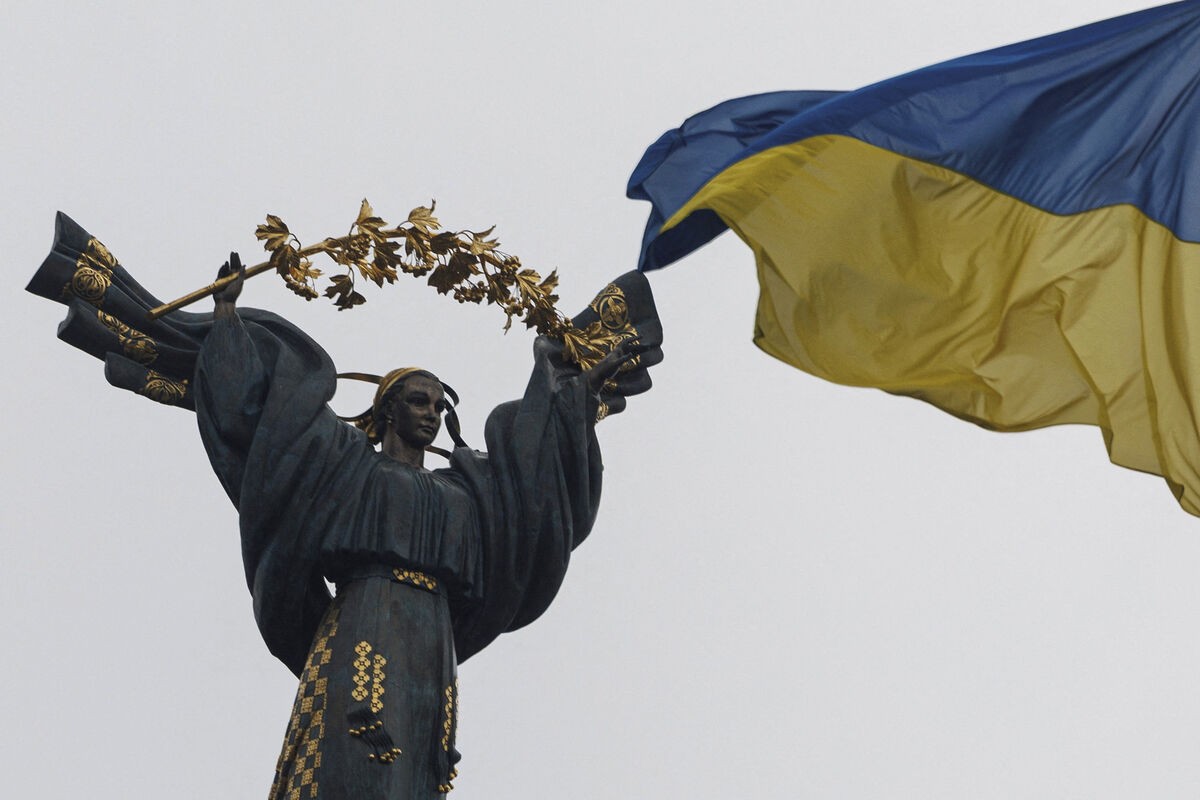 Еврокомиссия считает, что решение о выборах на Украине должен принять народ
 