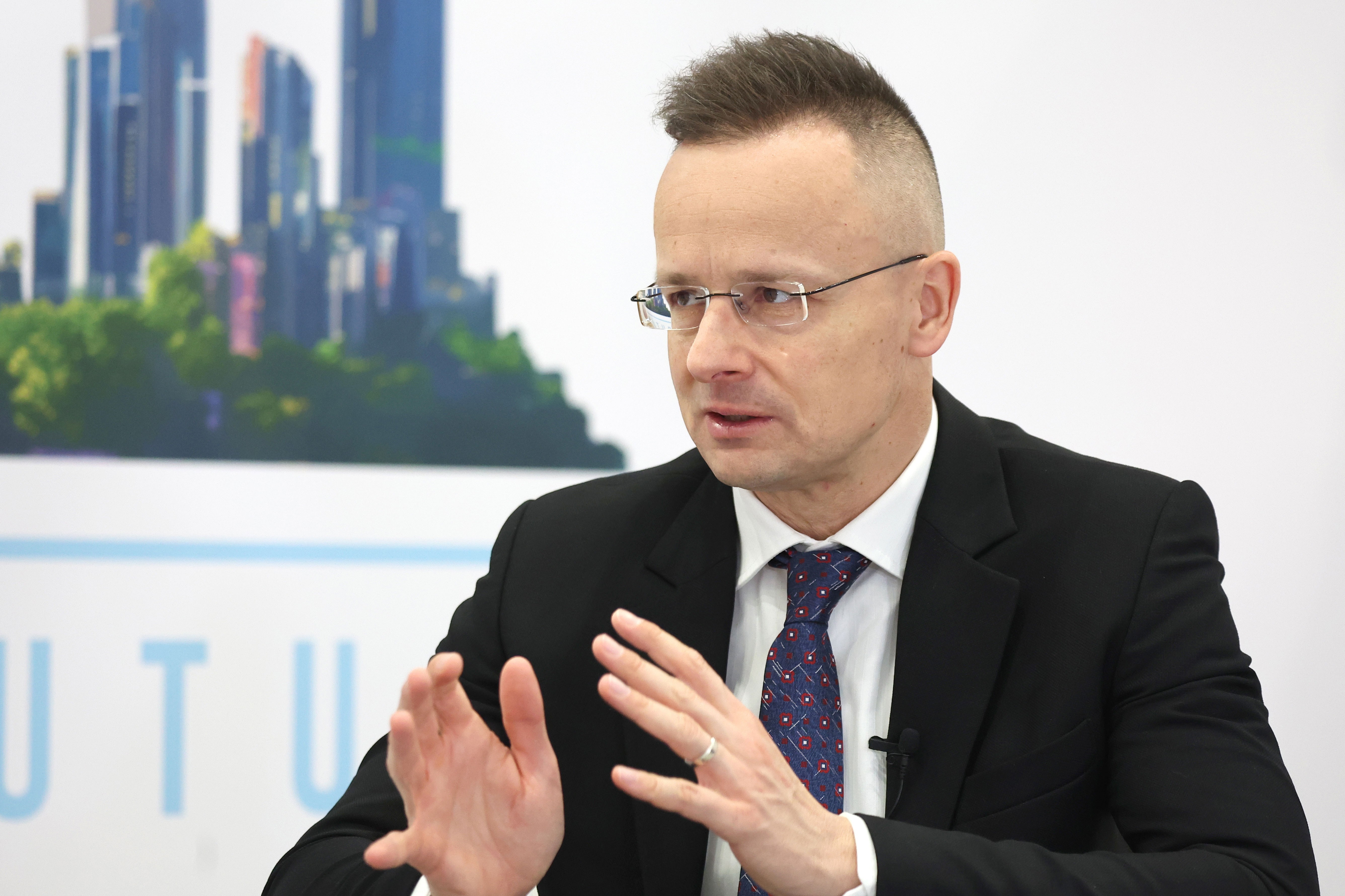 Сийярто: фон дер Ляйен нанесла ущерб Европе больше, чем кто-либо другой
 