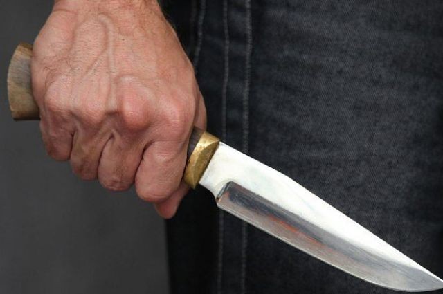 В Гёранбойском районе два человека получили ножевые ранения
 