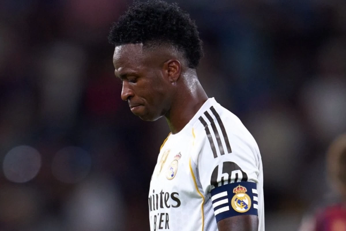 "Реал" поставил ультиматум Винисиусу по новому контракту
 