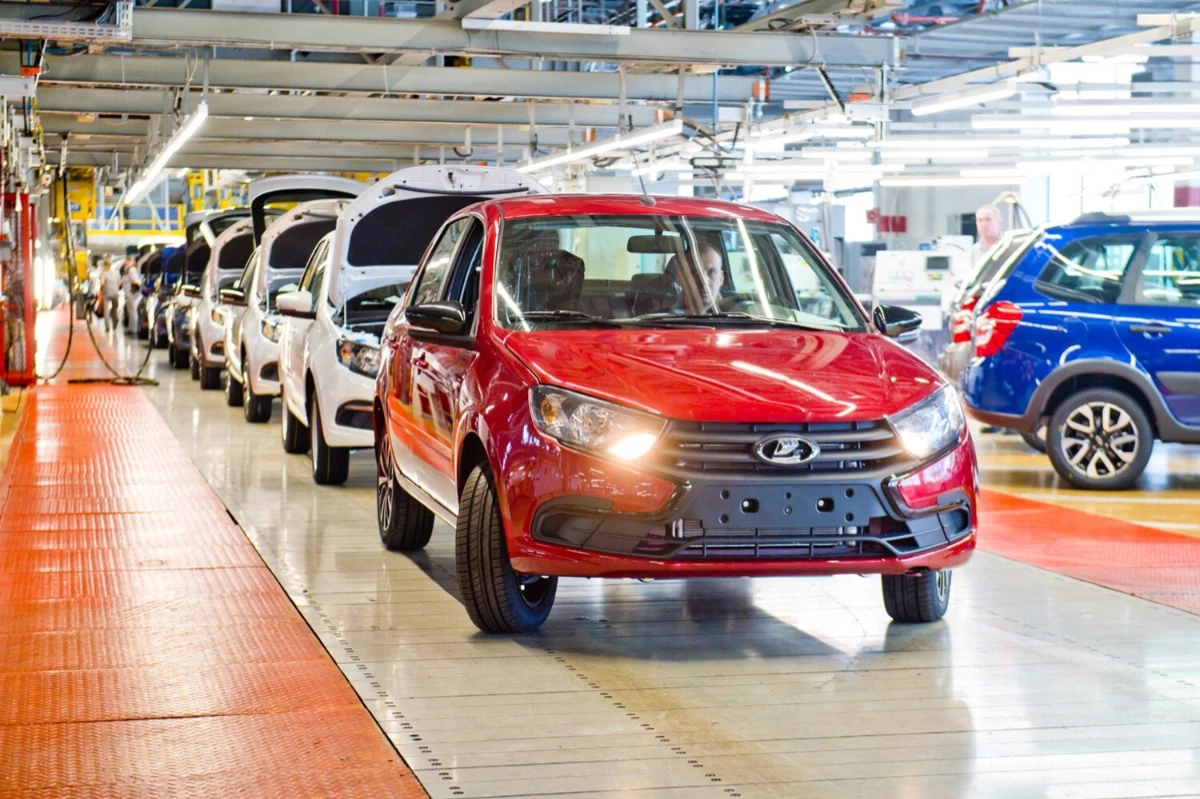 "АвтоВАЗ" отзовет более 30 000 Lada Granta
 