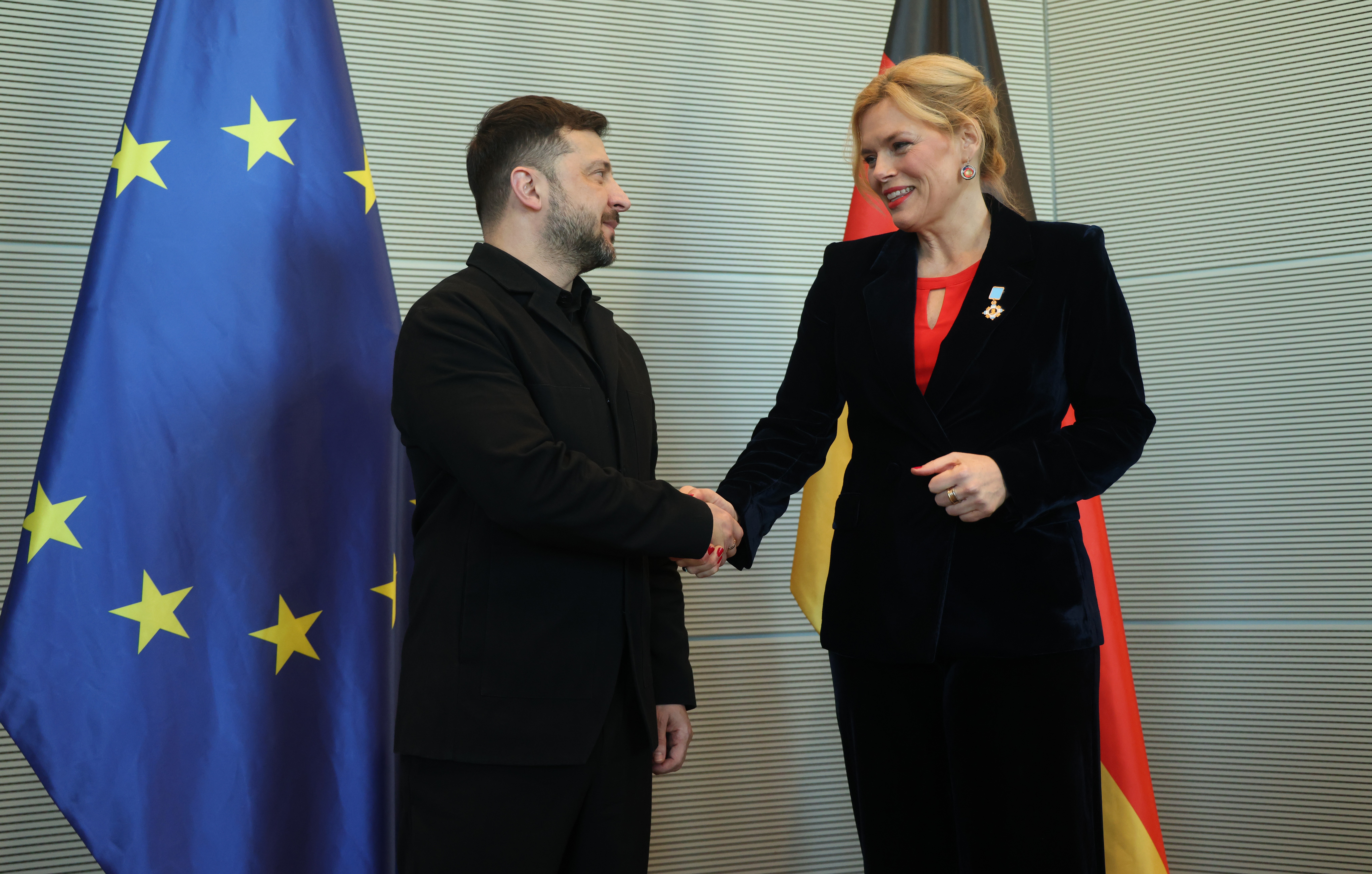 Зеленский заявил главе Бундестага о готовности к проведению выборов
 