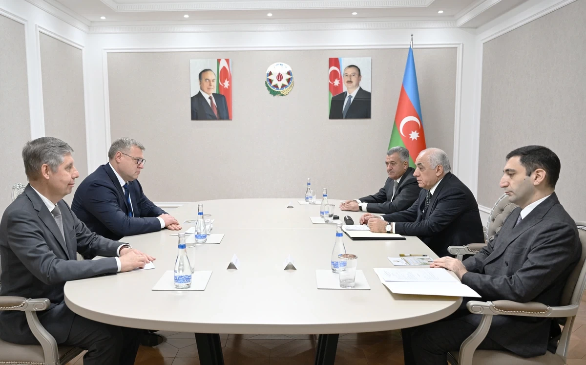 Премьер-министр Али Асадов встретился с губернатором Астраханской области России
 