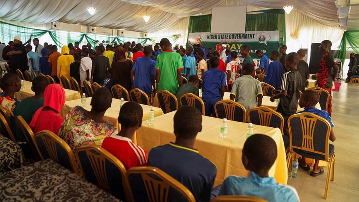 В Нигерии сообщили об освобождении 130 похищенных школьников
 