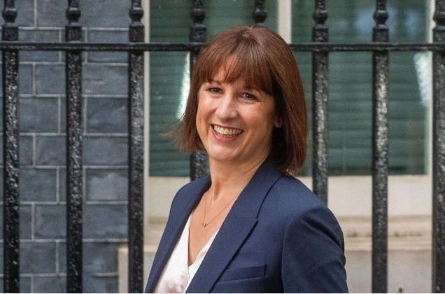 Министру финансов Британии запретили посещать любимый паб из-за роста налогов
 