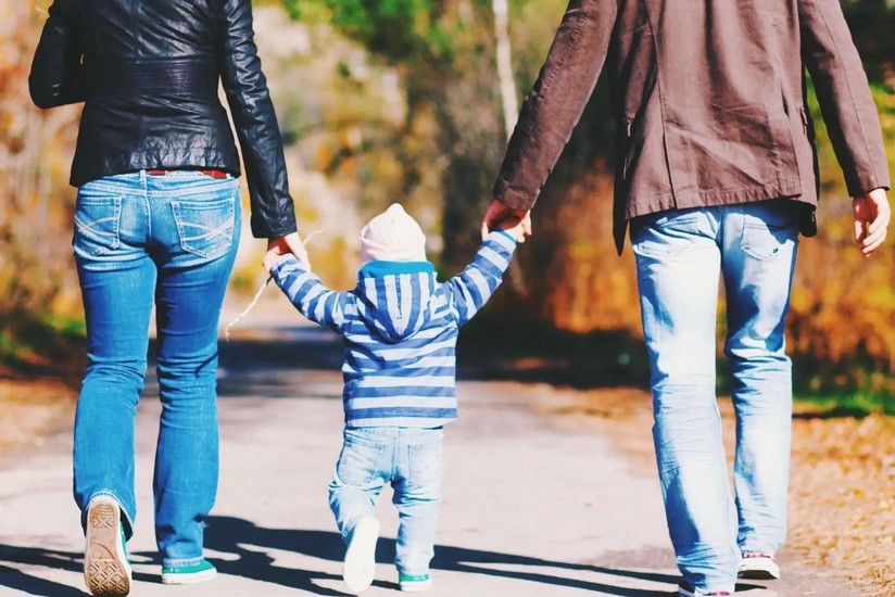 В Азербайджане опекунским семьям переданы 60 детей
 