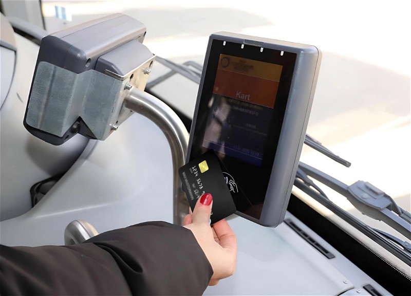 В Баку запущена система бесконтактной оплаты проезда в автобусах BakuBus
 