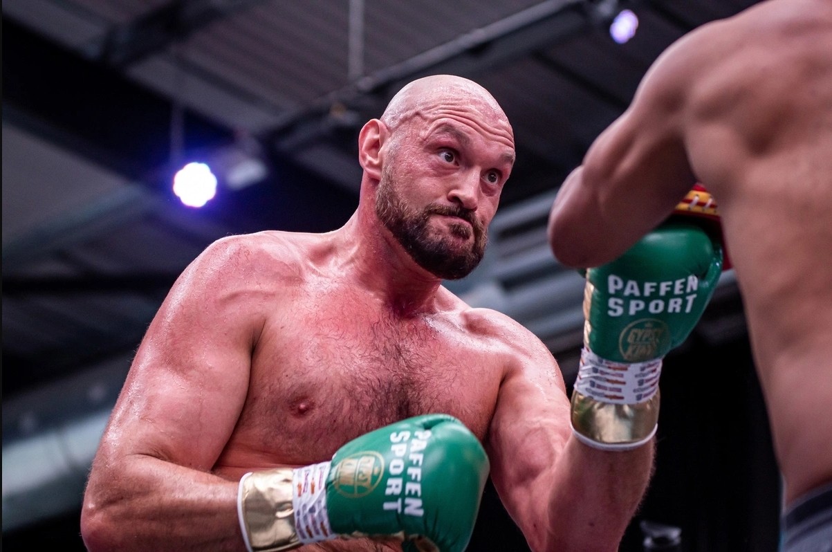 Тайсон Фьюри объявил о возвращении на ринг