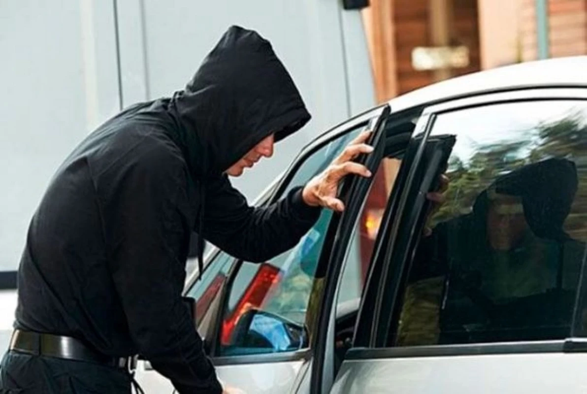 Задержан автомеханик, укравший запчасти грузовых автомобилей
 