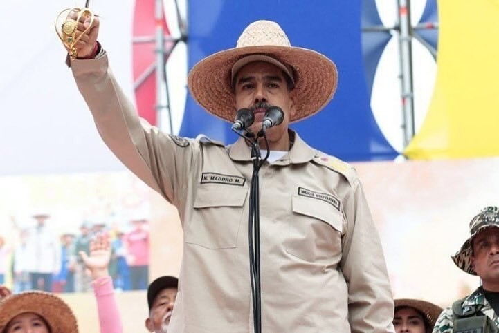 СМИ: Ватикан просил США дать Мадуро возможность уехать в Россию