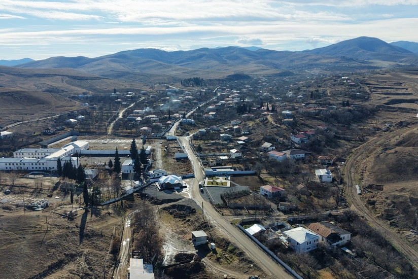 Ильхам Алиев ознакомился с работами, проделанными в селе Ашагы Оратаг Агдеринского района
 