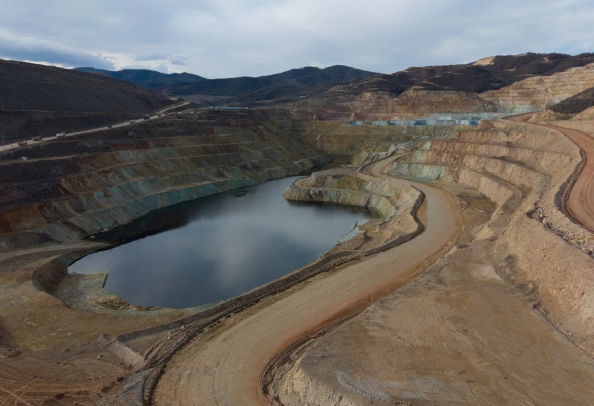 Президент Ильхам Алиев ознакомился с деятельностью горноперерабатывающего комплекса 'Демирли'
 