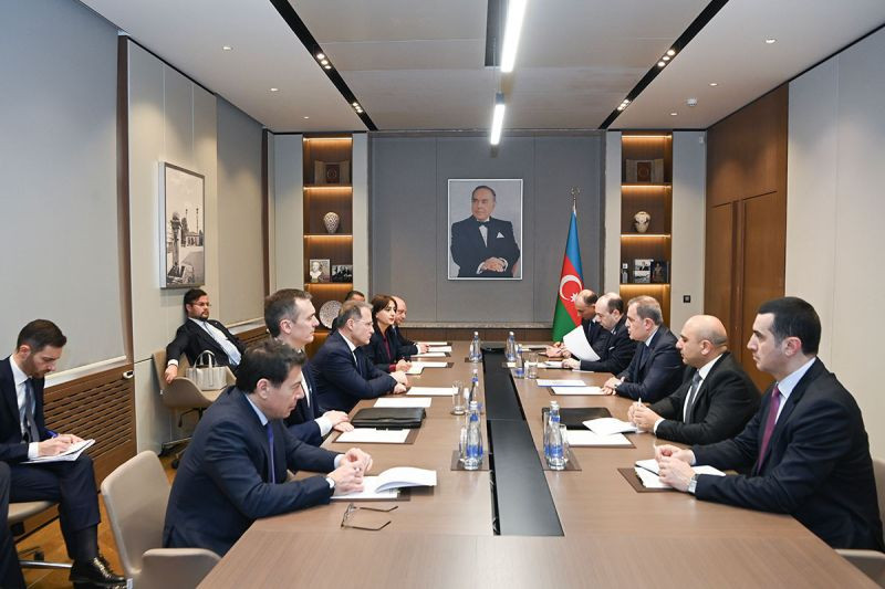 Джейхун Байрамов встретился с заместителем министра иностранных дел Италии
 