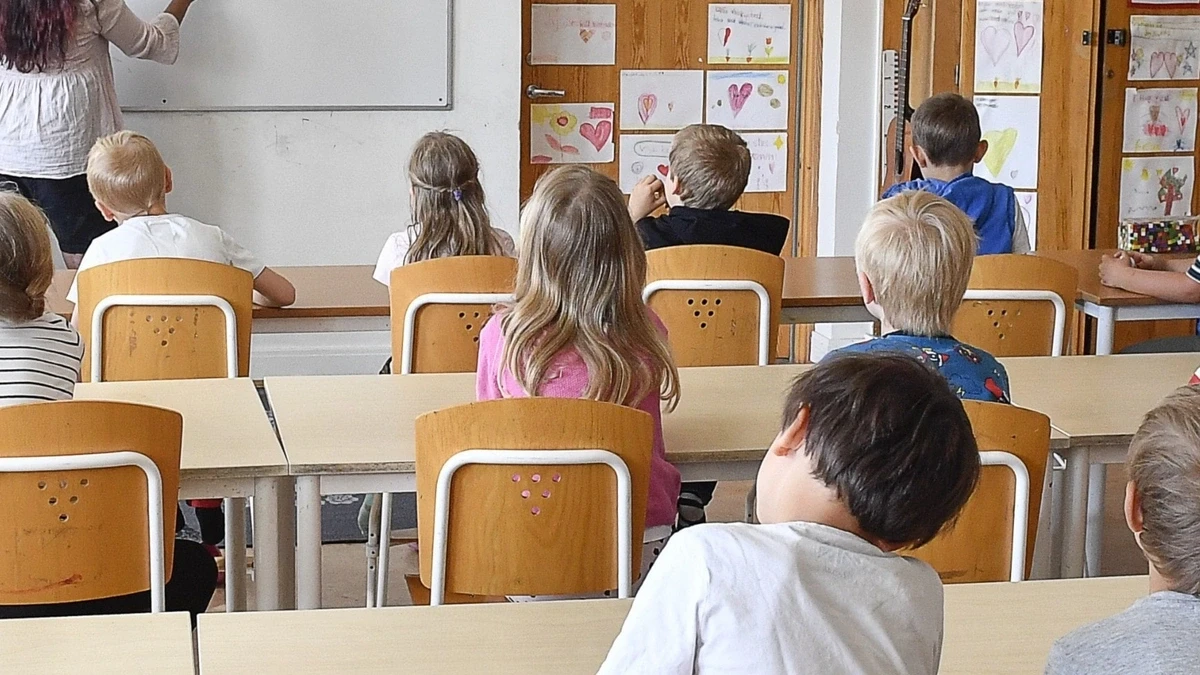 В Швеции уволили учительницу за попытки 'изгнать демонов' из детей
 