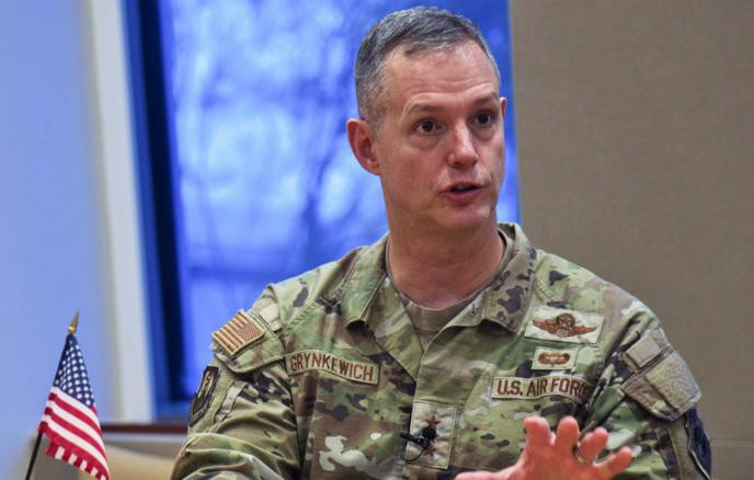 Генерал НАТО: Россия и Китай присутствуют в Арктике не в мирных целях
 