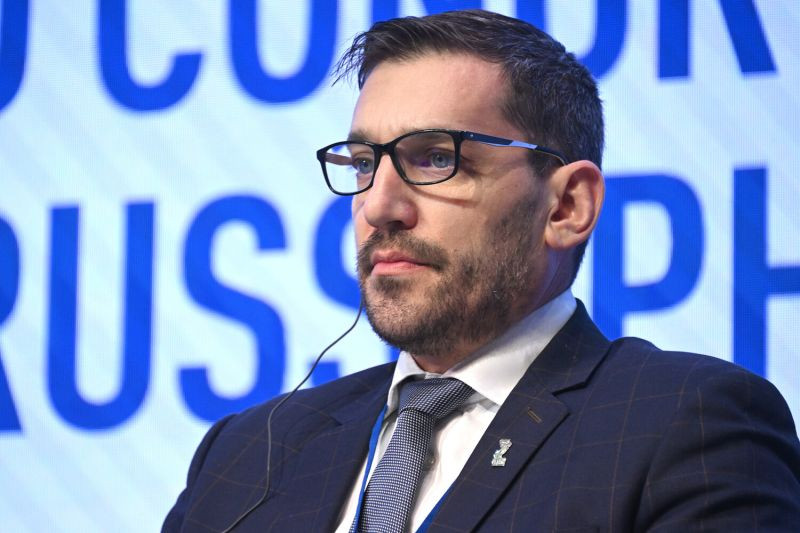 Французский политик усомнился в возможностях Запада изолировать Россию
 