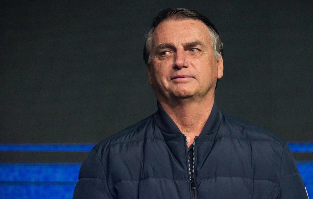 Болсонару перевели в специализированный блок тюрьмы из-за проблем со здоровьем
 