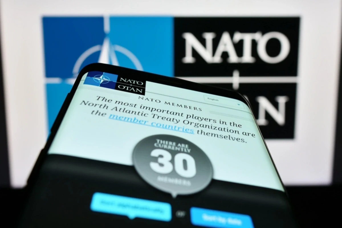 НАТО удалила стенограмму брифинга 1999 года с оправданиями ударов по Сербии
 