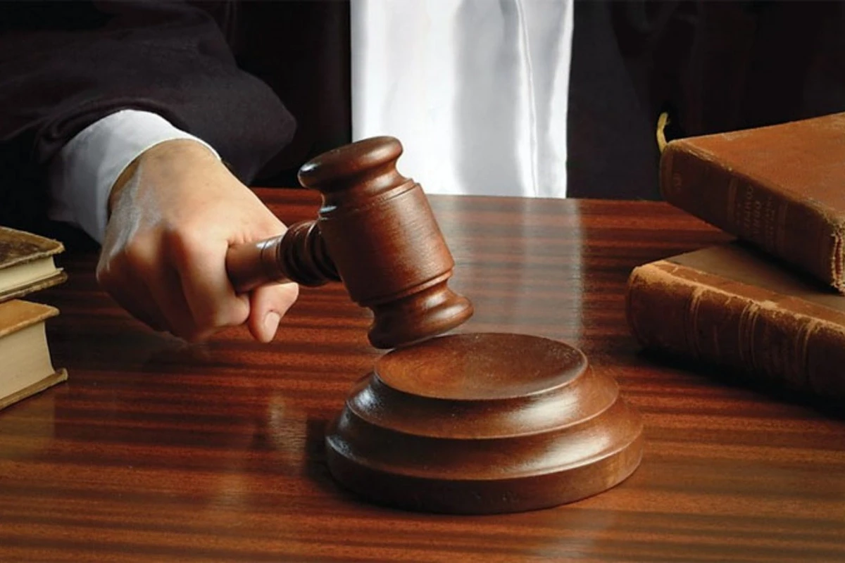 В Сумгайыте вынесен приговор подростку, убившему своего отца
 