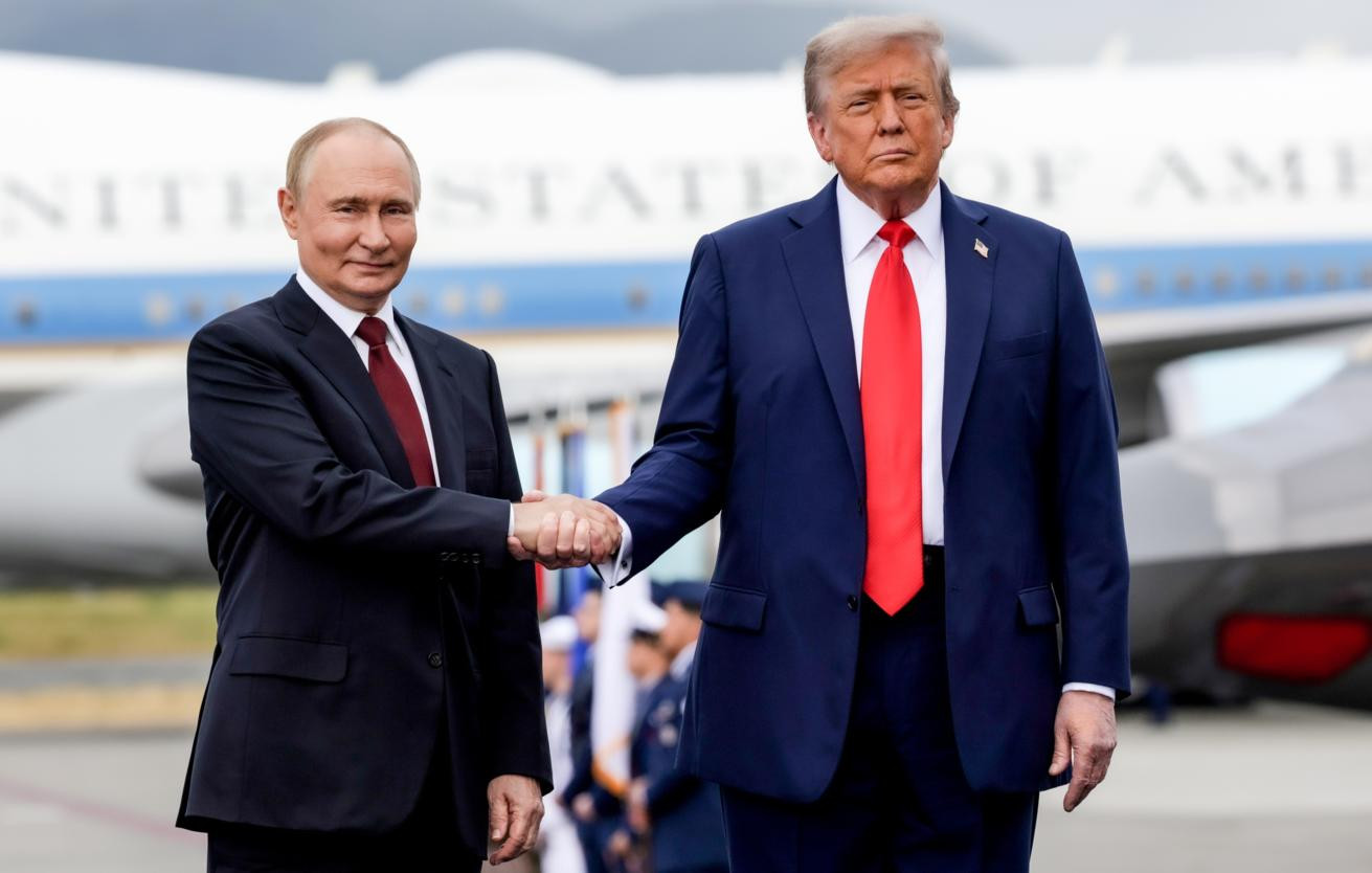 FT: Трамп стремится поддерживать хорошие отношения с Путиным
 