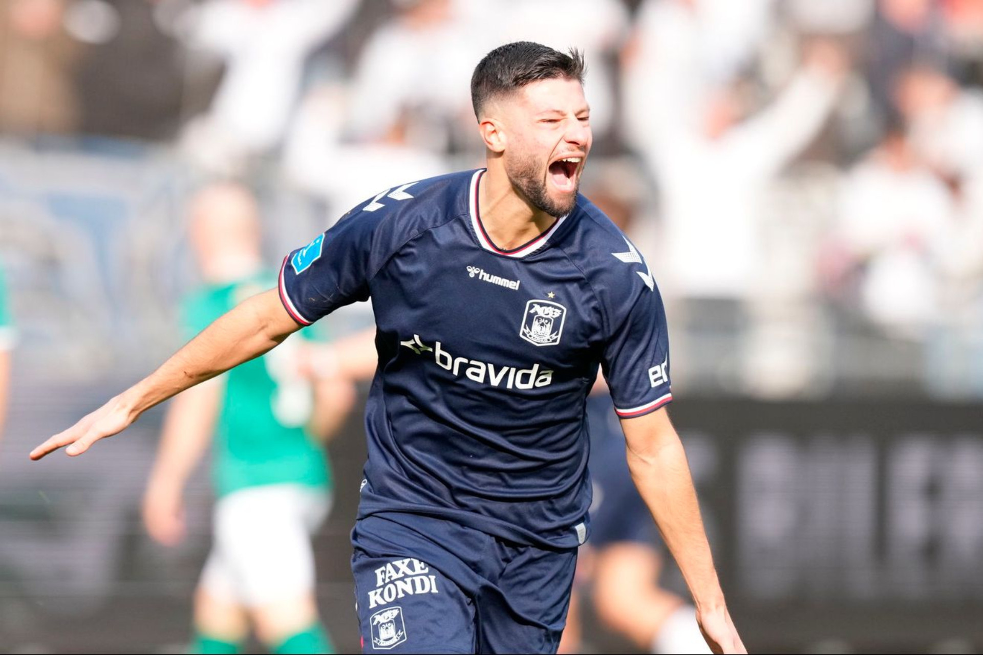 'Карабах' нацелился на датского полузащитника
 