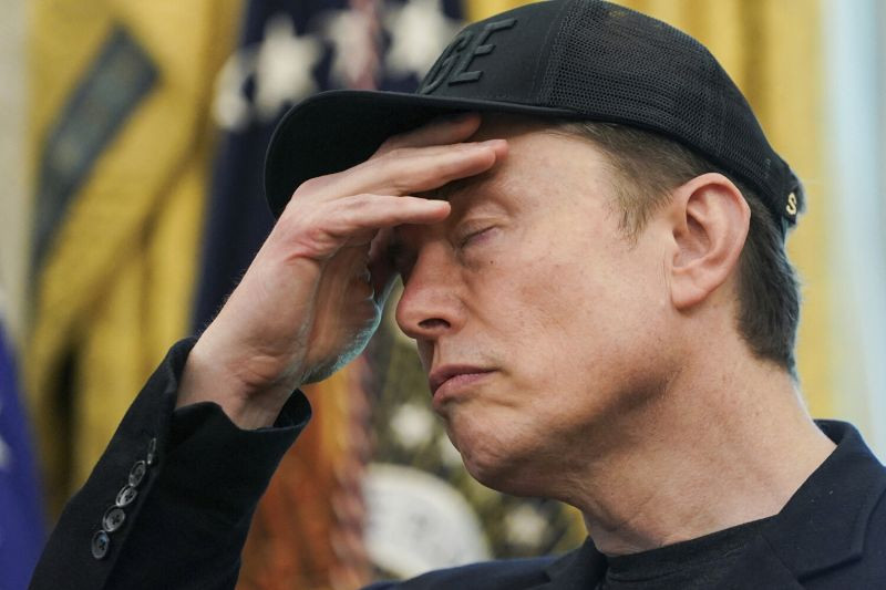 Маск заявил, что деньги не сделали его счастливым
 