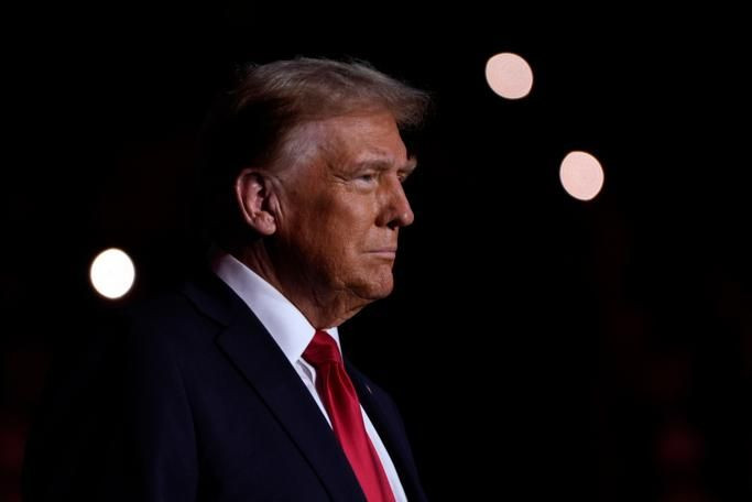 Представитель Госдепа заявил, что властям Кубы не следует 'играть' с Трампом
 