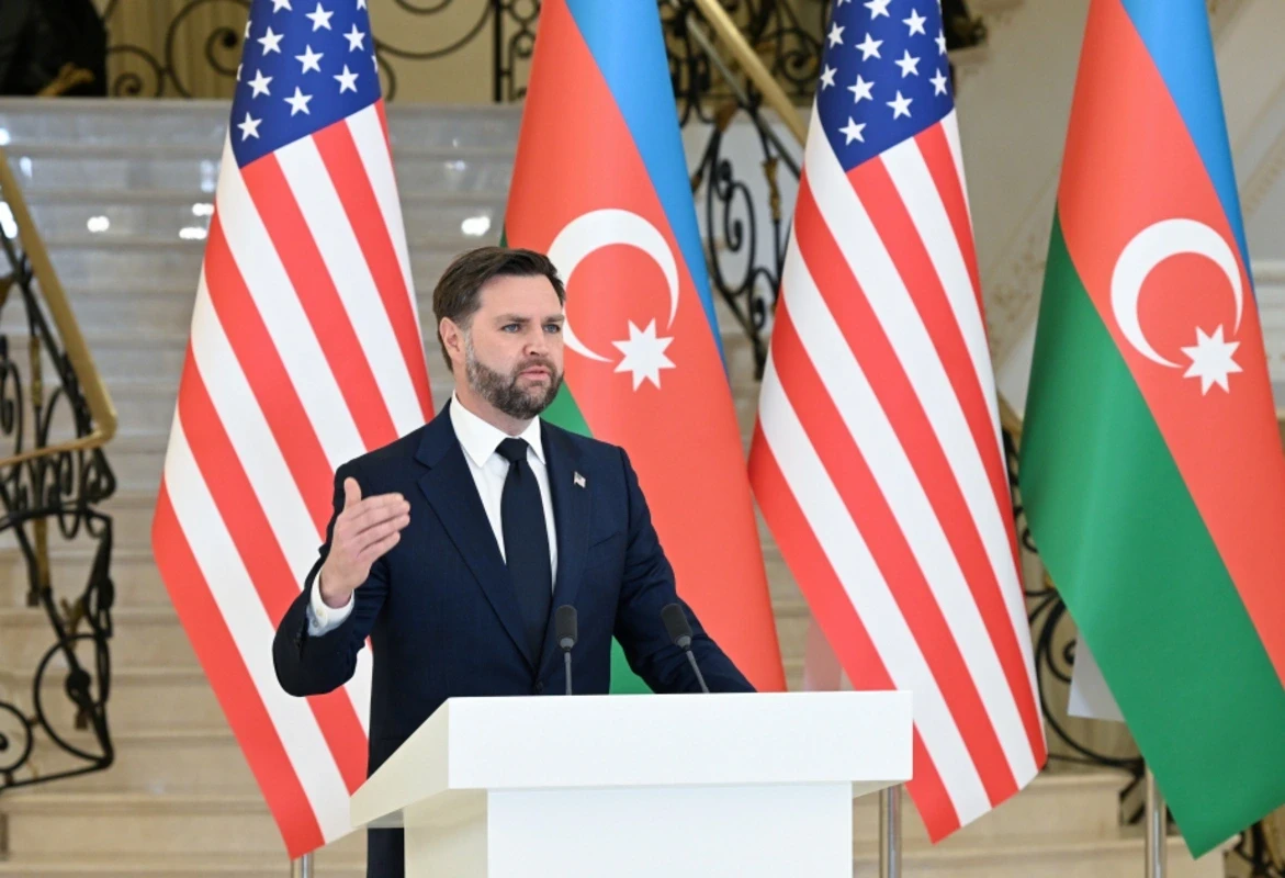 Французские СМИ пишут о визите вице-президента США Вэнса в Баку
 